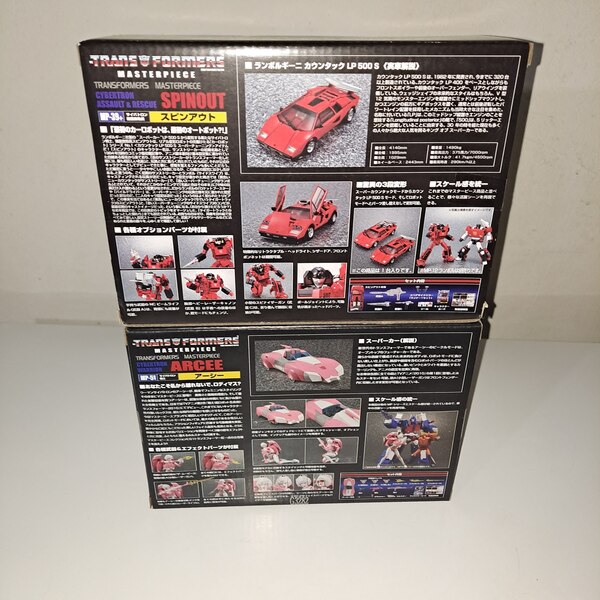 Takara Masterpiece MP 39+ Spinout And MP 51 Arcee  (2 of 7)